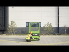 자체 추진의 가위 리프트